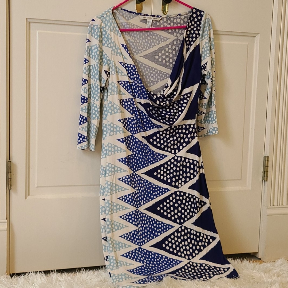 Diane Von Furstenberg blue and white silk dress 8